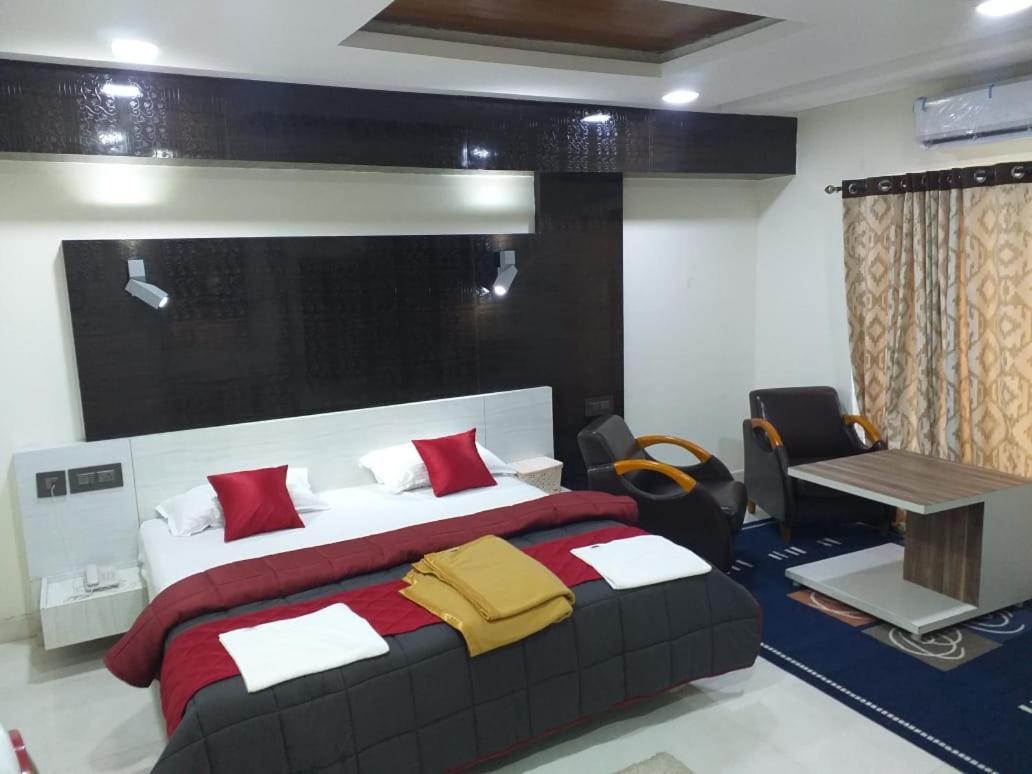 Grand Meridian Vinnamangalam Экстерьер фото