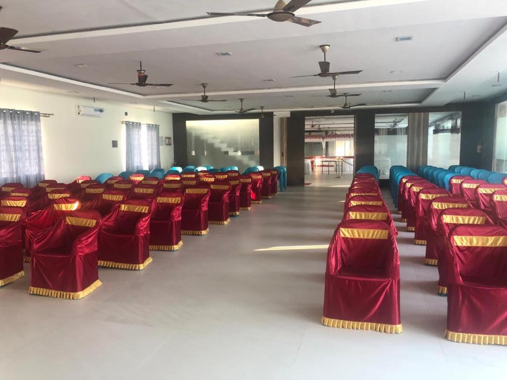 Grand Meridian Vinnamangalam Экстерьер фото