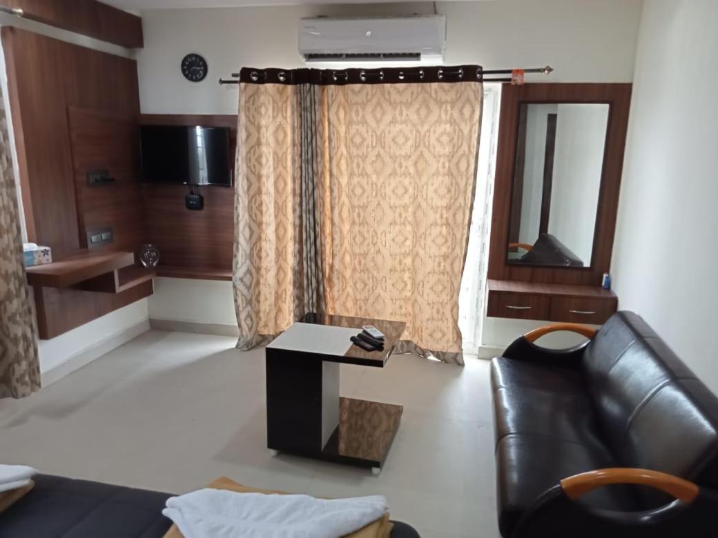 Grand Meridian Vinnamangalam Экстерьер фото