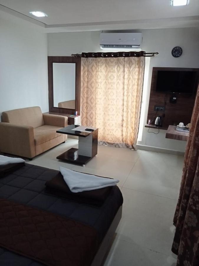 Grand Meridian Vinnamangalam Экстерьер фото