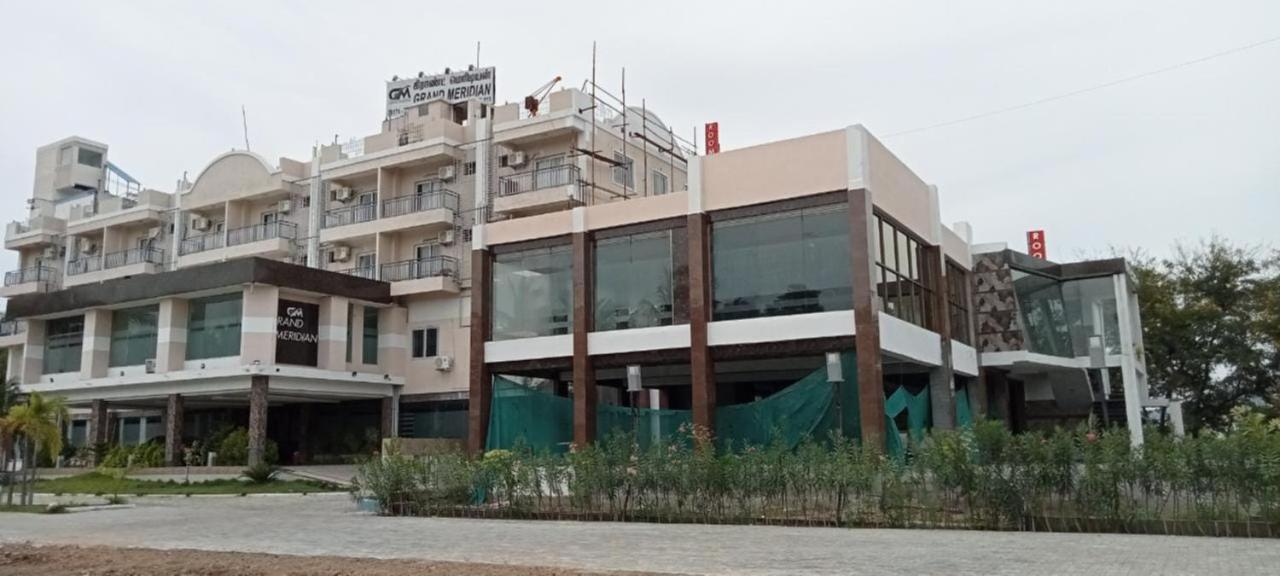 Grand Meridian Vinnamangalam Экстерьер фото
