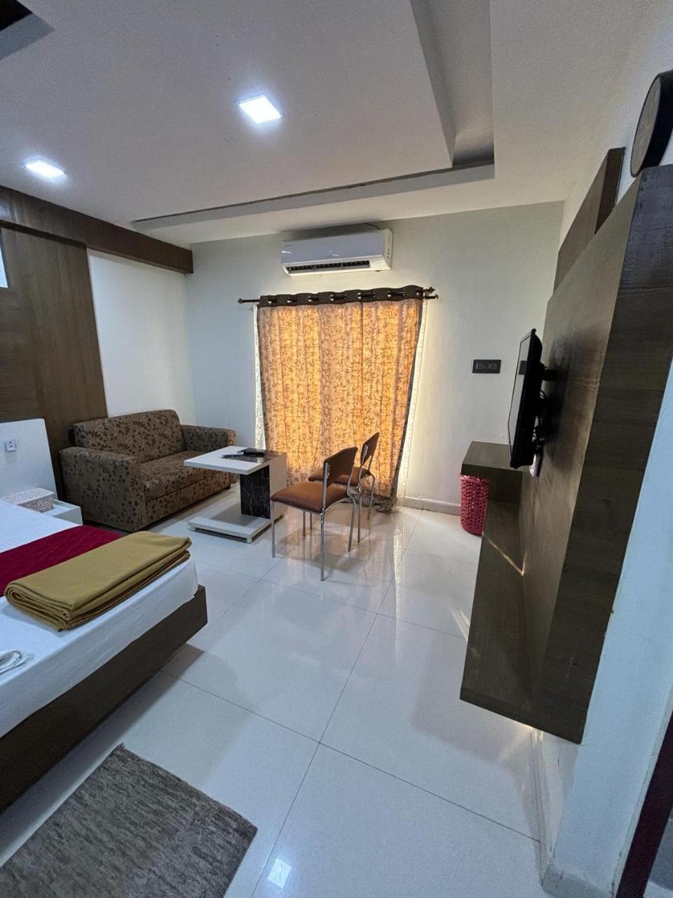 Grand Meridian Vinnamangalam Экстерьер фото