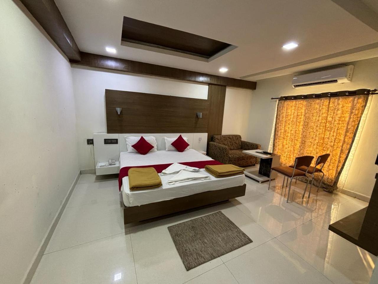 Grand Meridian Vinnamangalam Экстерьер фото